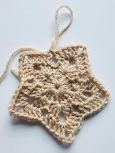 Crochet star blanket round 3