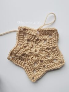 Crochet star blanket round 4