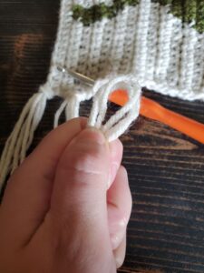 Loop strands for fringe