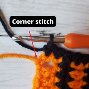 Crochet HallowCorner stitch location on bordereen Washcloth