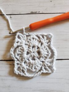 Crochet Shell Blanket Round 3