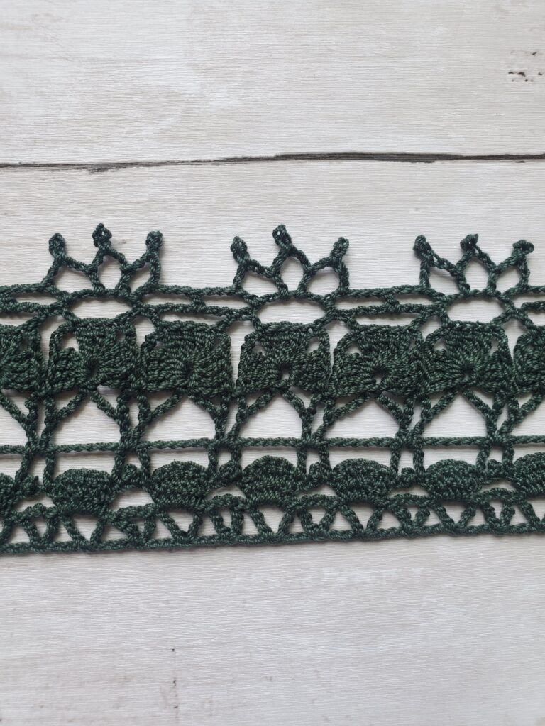 Isabella Beeton's Crochet Lace Border 252