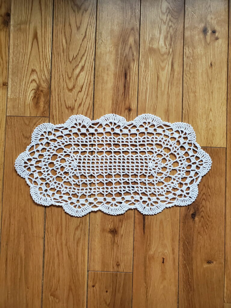 Simple Mesh Oval Doily